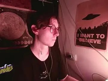 Freechat cosmonudes on Chaturbate