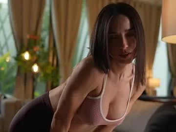 Freechat emyii on Chaturbate