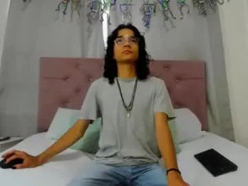 Freechat ethanblackwoodd on Chaturbate