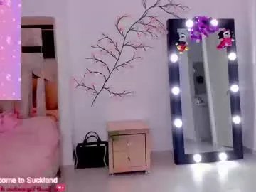 Freechat hilary_jones_22 on Chaturbate