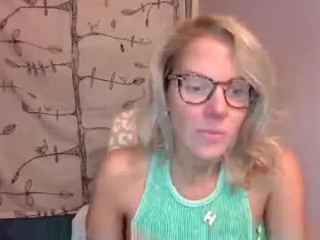 holly_bourbon on Chaturbate 
