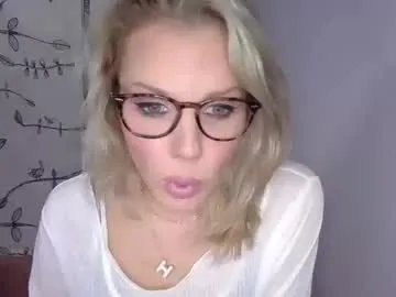 holly_bourbon on Chaturbate 