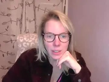 holly_bourbon on Chaturbate 