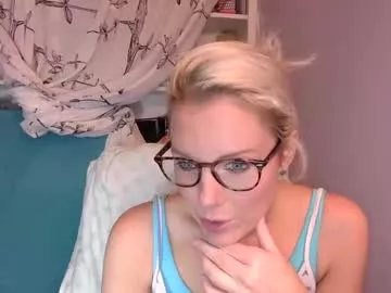 holly_bourbon on Chaturbate 