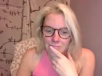 holly_bourbon on Chaturbate 