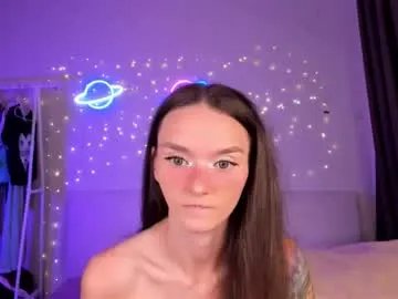 Freechat hottiesteverly on Chaturbate
