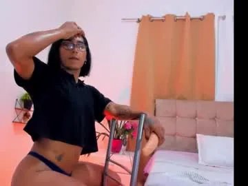 Freechat nahomi28 on Chaturbate