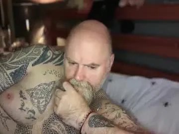 tattooeddilf01 on Chaturbate 