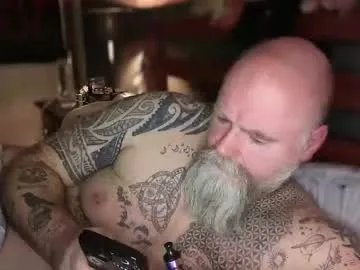 tattooeddilf01