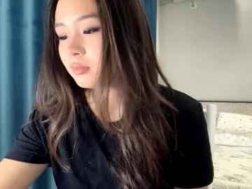 Freechat winterluchini on Chaturbate