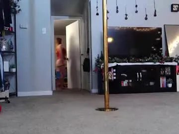 Freechat yellowpony121212 on Chaturbate