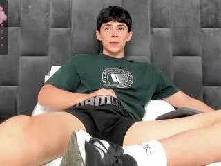 Offline adam_clay on Flirt4Free