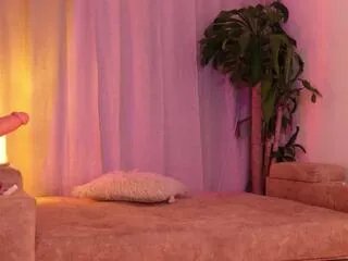 Offline bela_thomson on Flirt4Free