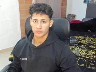 Freechat benjamin_cooperk on Flirt4Free