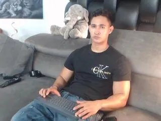 Freechat benjamin_cooperk on Flirt4Free