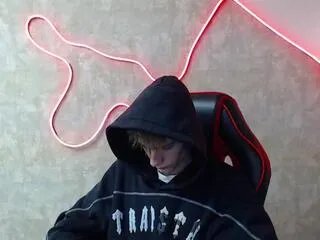 Freechat cy_ellis on Flirt4Free