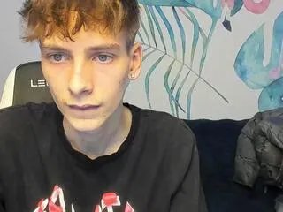 Freechat cy_ellis on Flirt4Free