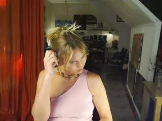 Freechat eliza_mayers on Flirt4Free