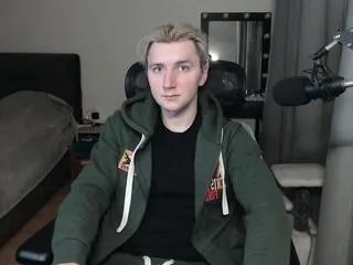 Offline elvin_vaenight on Flirt4Free