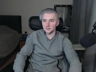 Offline elvin_vaenight on Flirt4Free