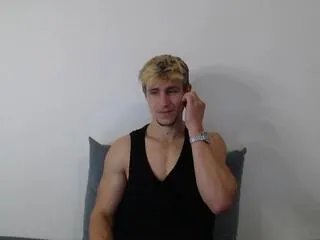 Freechat evan_richmond on Flirt4Free