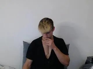 Freechat evan_richmond on Flirt4Free