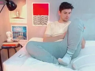 Freechat gabriel_navas on Flirt4Free