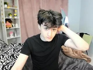 Freechat kevin_hunnter on Flirt4Free