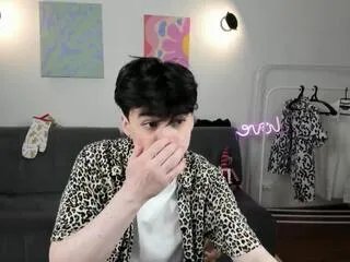 Freechat kevin_hunnter on Flirt4Free