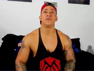 Freechat luigi_ferrara on Flirt4Free