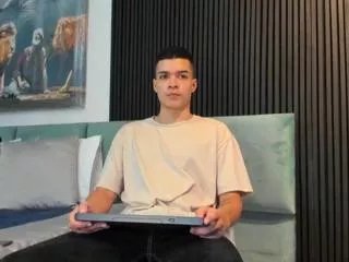 Offline marco_tosswell on Flirt4Free