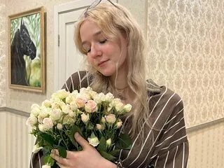 Freechat naomi_loys on Flirt4Free