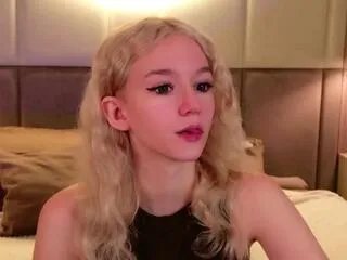 Freechat naomi_loys on Flirt4Free