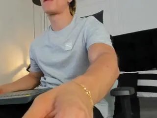 Away nico_bellini on Flirt4Free