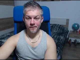 Offline robby_shaw on Flirt4Free