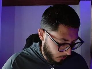 Offline thomas_spilios on Flirt4Free