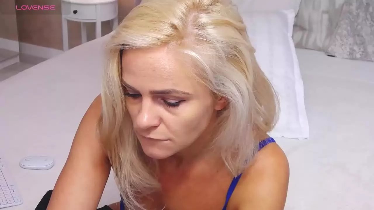 Offline AmysSecret on Streamray