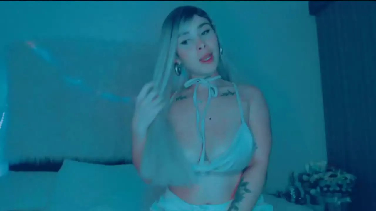 Offline angiegreyy on Streamray