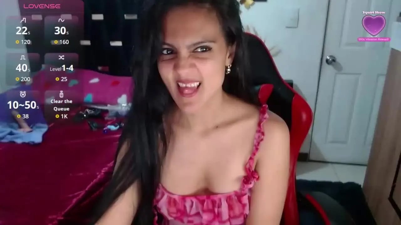 Offline Basma_Hernandez on Streamray