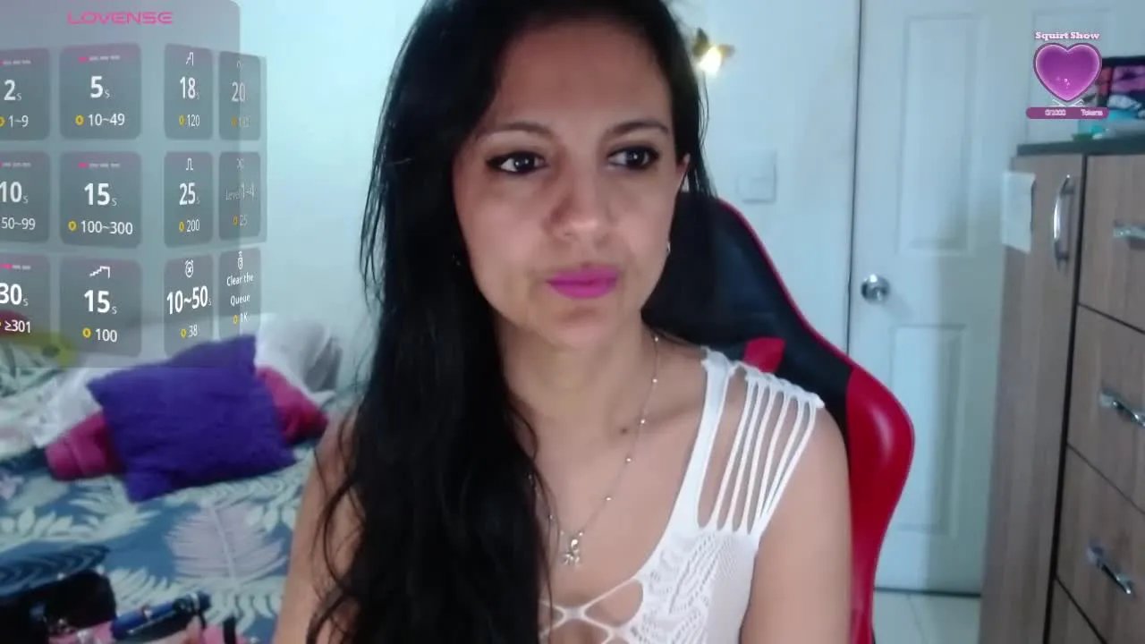 Offline Basma_Hernandez on Streamray