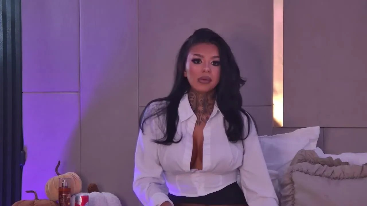 Freechat CherrieMadison on Streamray