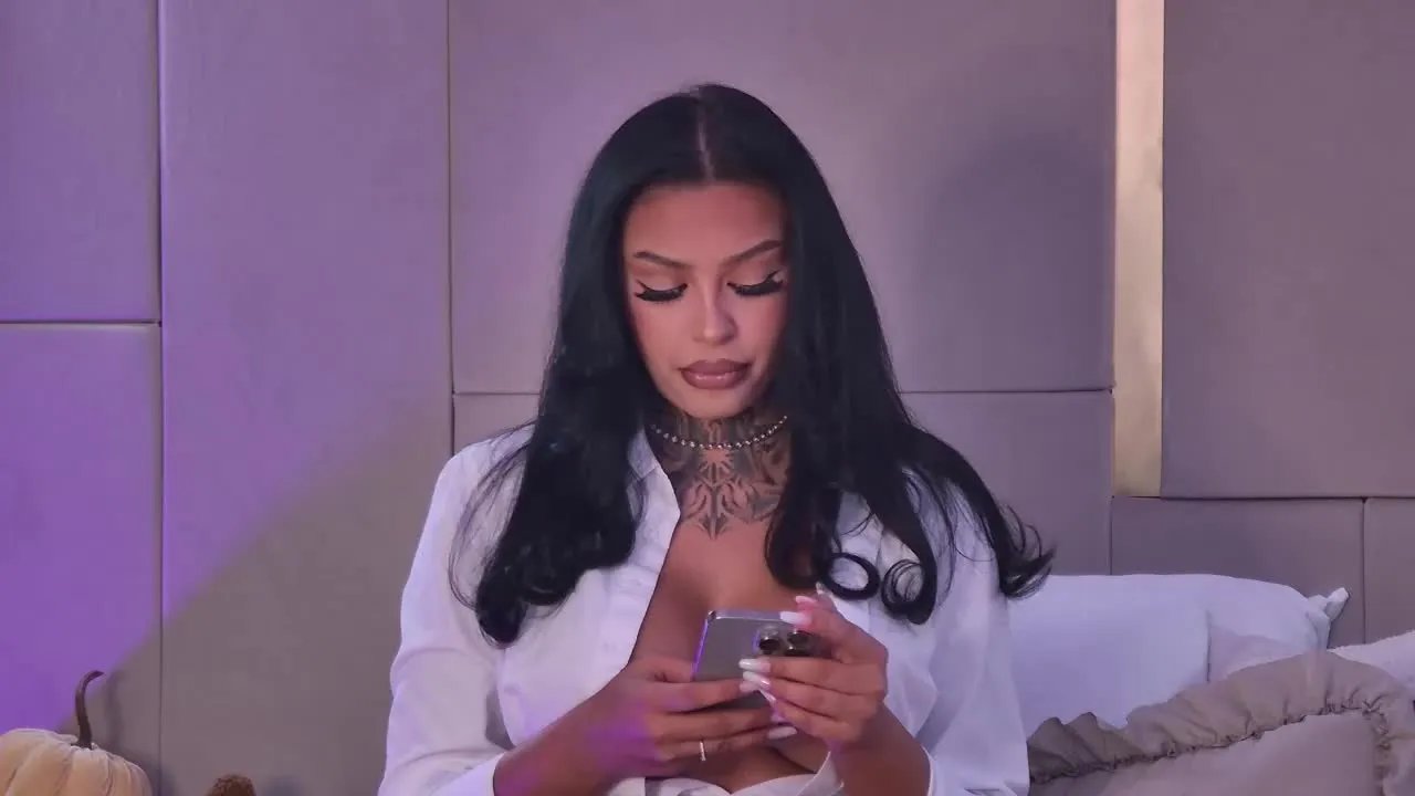 Freechat CherrieMadison on Streamray