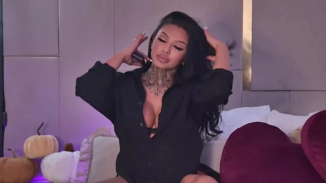 Freechat CherrieMadison on Streamray