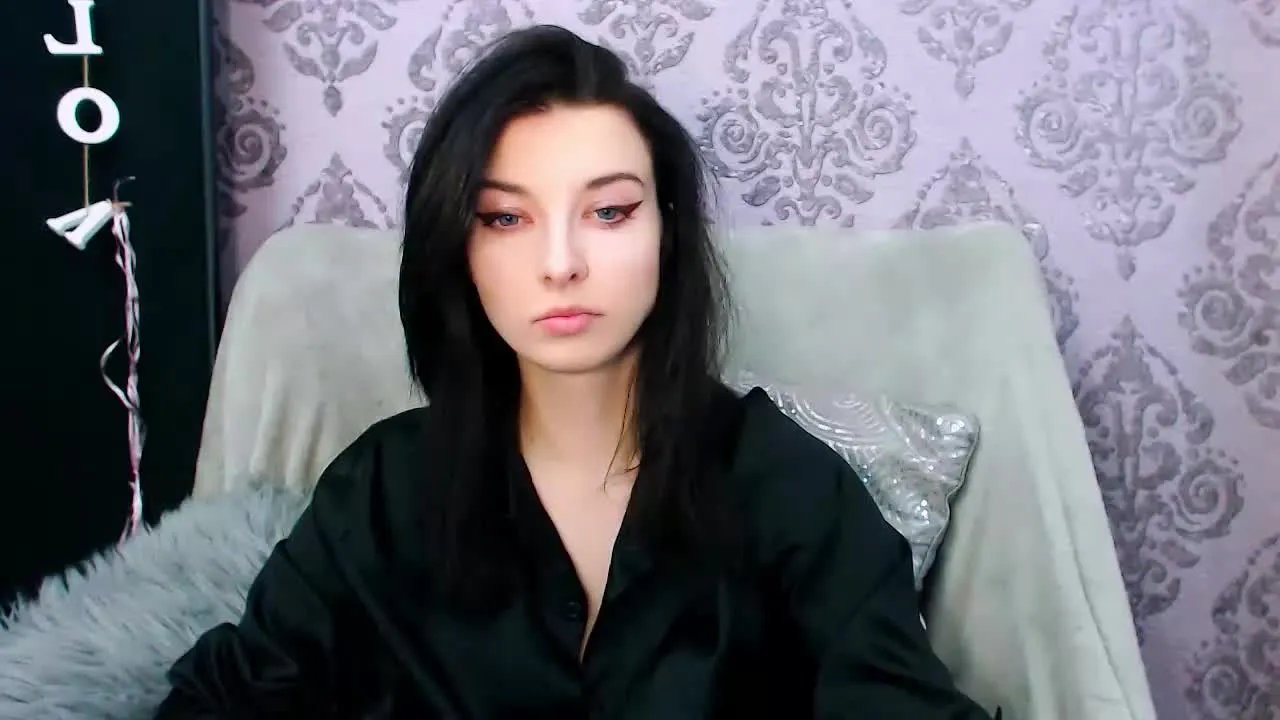 Offline DominaLuna on Streamray