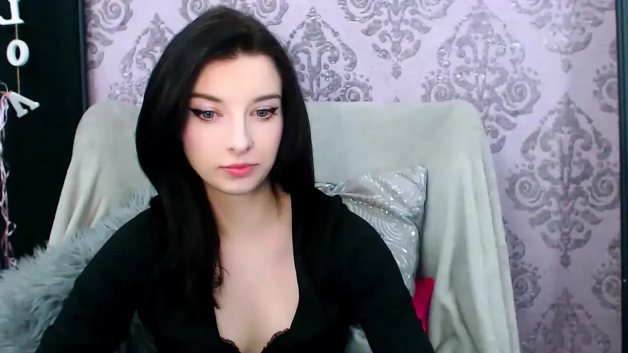 Offline DominaLuna on Streamray