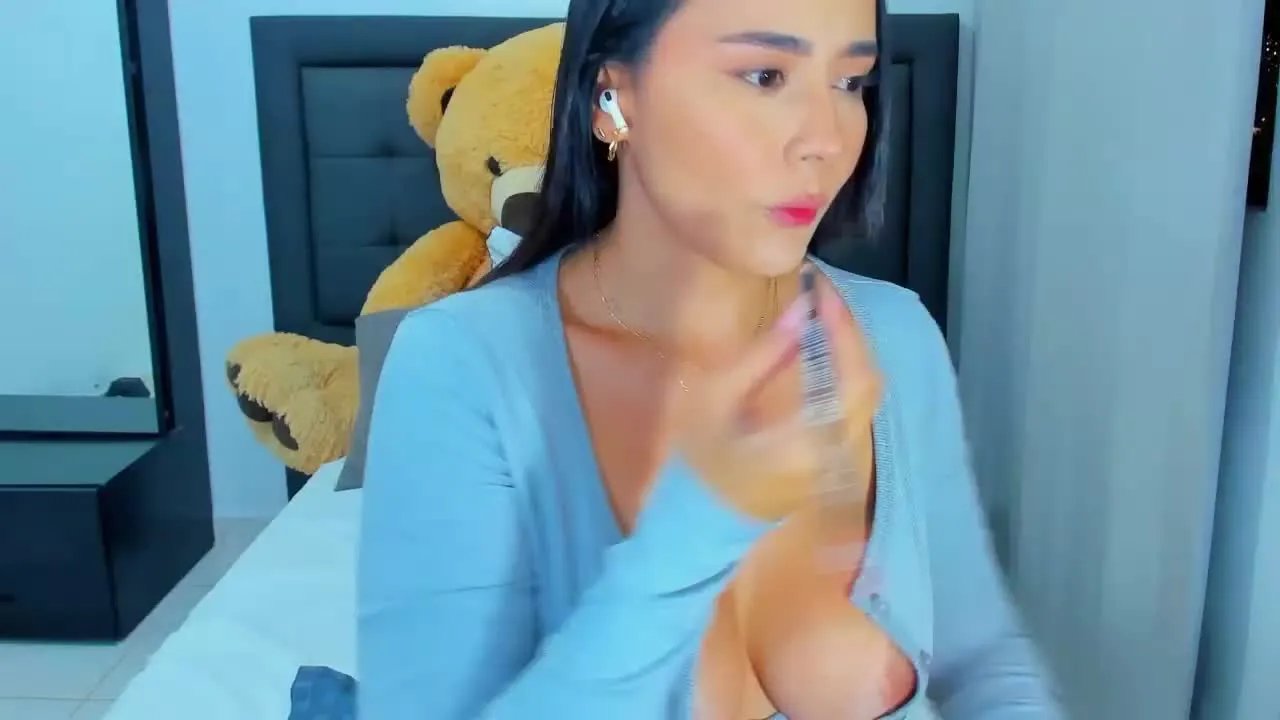 Offline JessyJadoos on Streamray