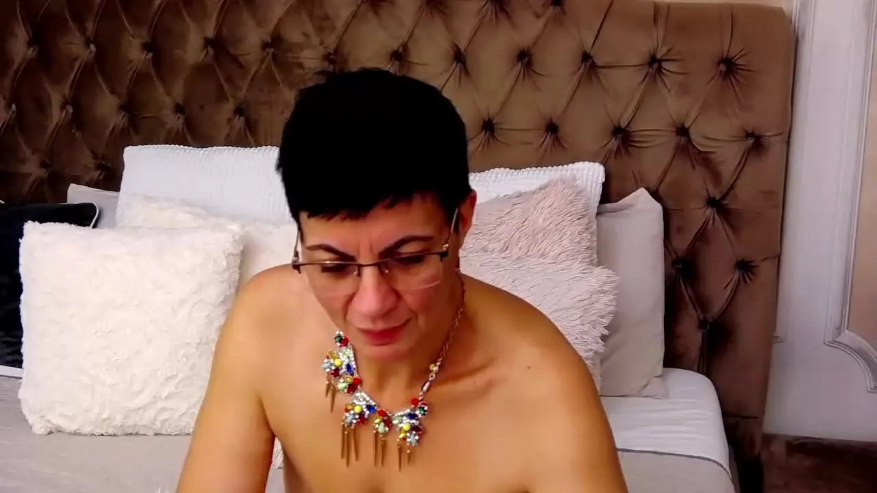 Group JuliaWinslet on Streamray