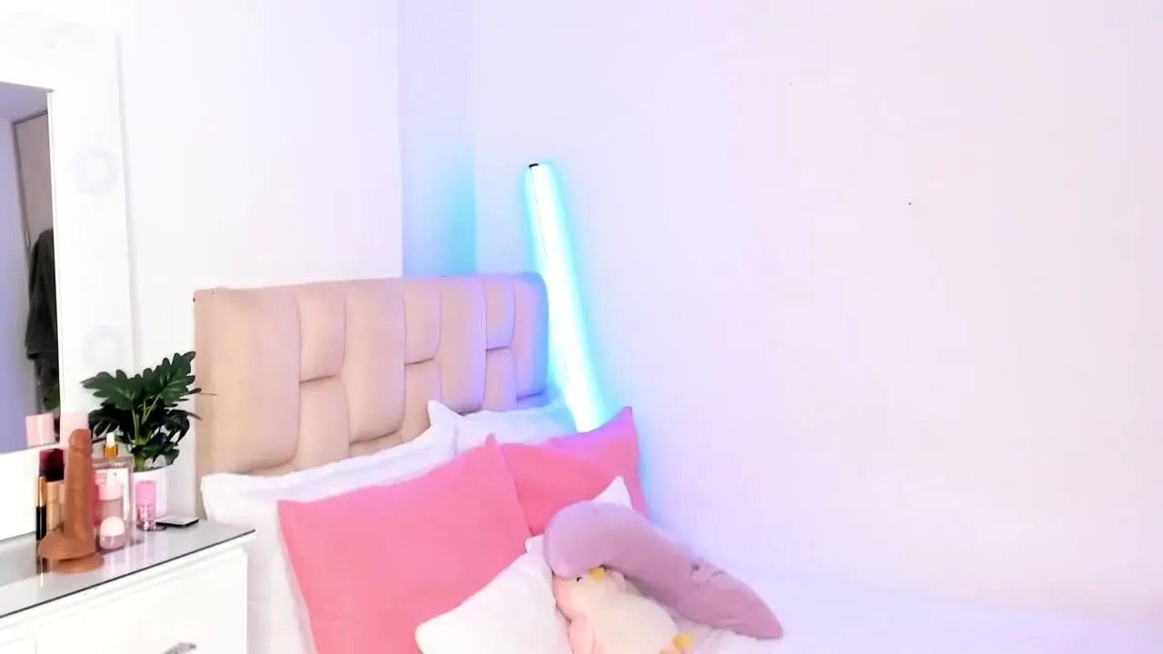 Freechat LauraHott on Streamray