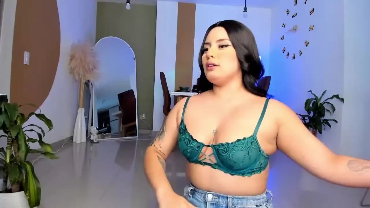 Freechat LauraHott on Streamray