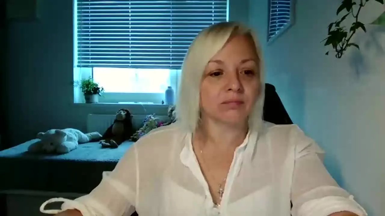 Offline LINSY_KIM on Streamray